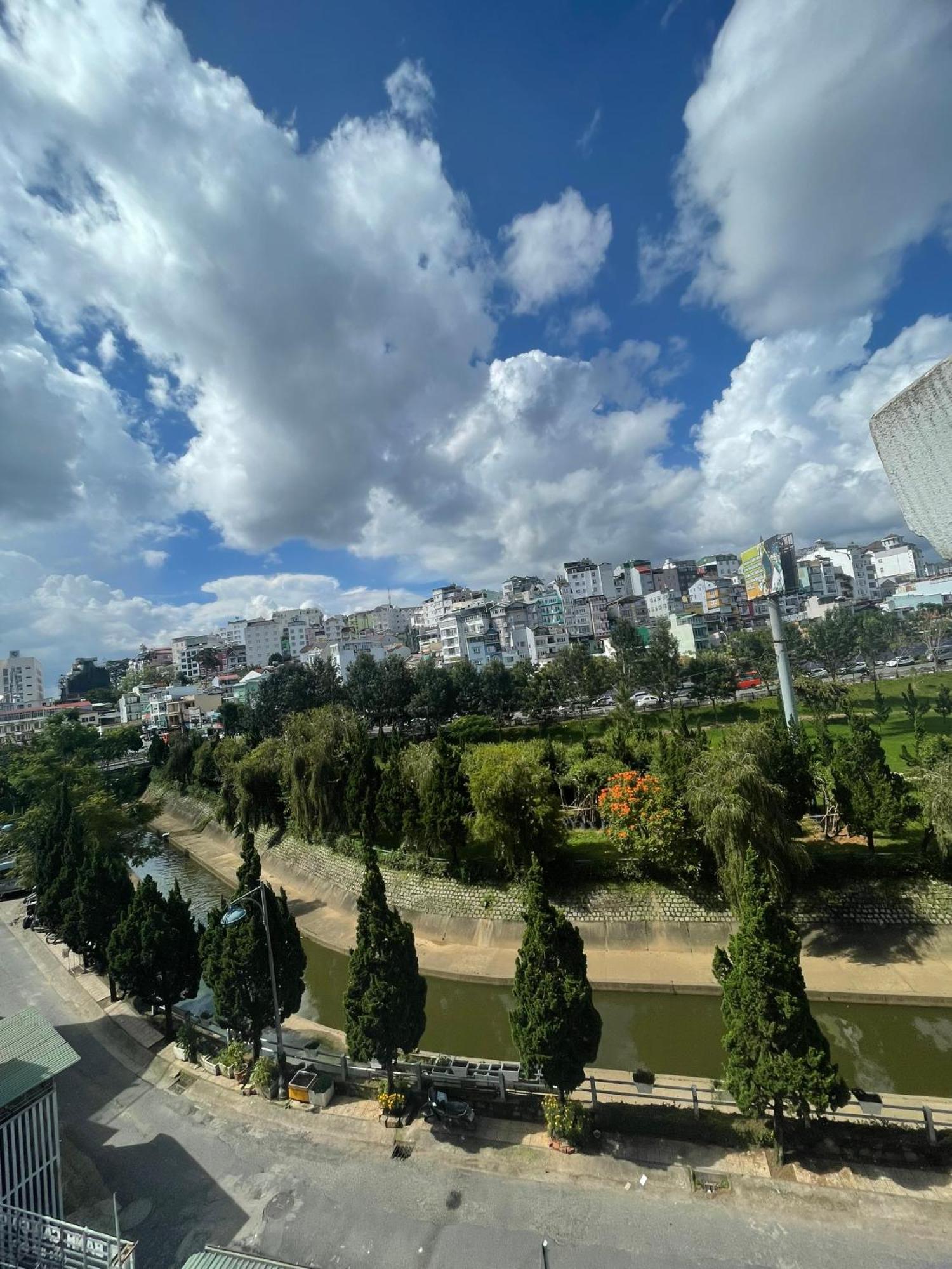 Phuong Vy Hotel Da Lat Buitenkant foto